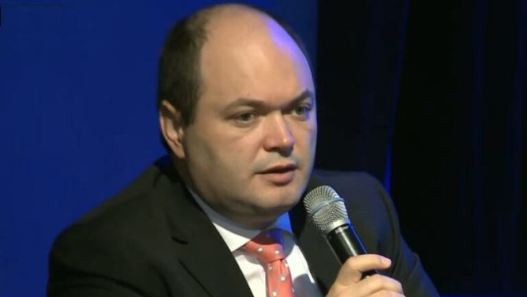 ionut-dumitru:-„lipsa-unui-angajament-politic-a-dus-la-esecul-legii-salarizarii-si-la-pierderea-banilor-din-pnrr”