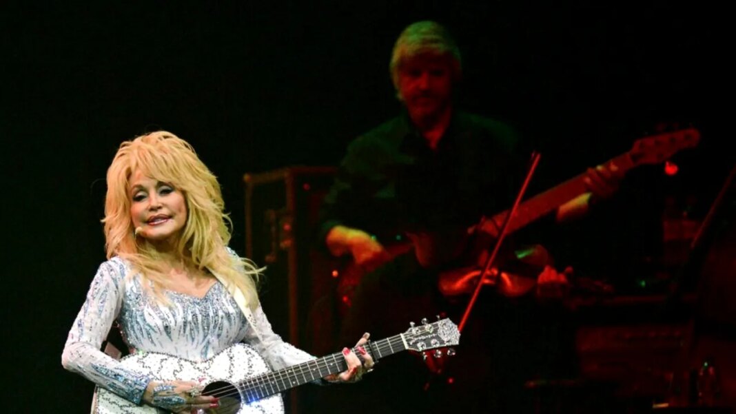 ultima-dorinta-a-lui-dolly-parton-inainte-de-a-muri.-era-pregatita-sa-testeze-medicamente-experimentale-pentru-a-i-ajuta-pe-bolnavii-de-cancer ultima-dorinta-a-lui-dolly-parton-inainte-de-a-muri.-era-pregatita-sa-testeze-medicamente-experimentale-pentru-a-i-ajuta-pe-bolnavii-de-cancer