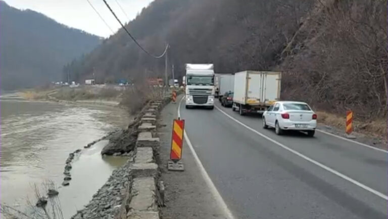 restrictii-de-circulatie-pe-valea-oltului-pana-la-15-noiembrie,-pentru-montarea-plaselor-de-siguranta.-ce-vehicule-sunt-vizate