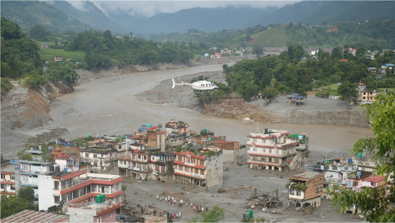 „forta-apei-a-maturat-totul”.-povestile-oamenilor-care-au-supravietuit-viiturii-devastatoare-de-la-granita-nepalului-cu-china „forta-apei-a-maturat-totul”.-povestile-oamenilor-care-au-supravietuit-viiturii-devastatoare-de-la-granita-nepalului-cu-china