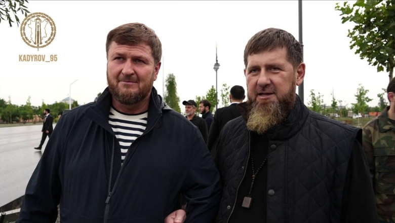 kadirov-e-tinut-de-brat-de-consilier-si-cu-dificultati-evidente-de-miscare.-noi-speculatii-privind-sanatatea-dictatorului-din-cecenia kadirov-e-tinut-de-brat-de-consilier-si-cu-dificultati-evidente-de-miscare.-noi-speculatii-privind-sanatatea-dictatorului-din-cecenia