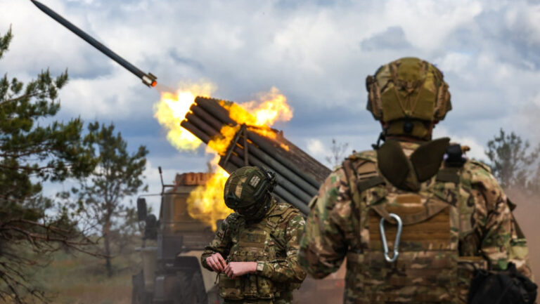 cel-putin-27-de-morti-dupa-un-atac-rusesc-cu-drone-langa-kiev.-un-depozit-de-explozibili-a-fost-cuprins-de-flacari