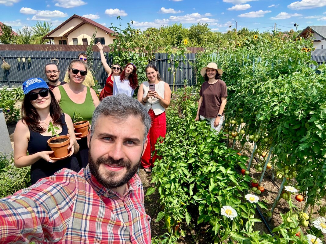 povestea-cuplului-care-a-renuntat-la-oras-pentru-o-casa-cu-gradina-si-fantana:-„ne-lipsea-atmosfera-cu-care-am-crescut“ povestea-cuplului-care-a-renuntat-la-oras-pentru-o-casa-cu-gradina-si-fantana:-„ne-lipsea-atmosfera-cu-care-am-crescut“