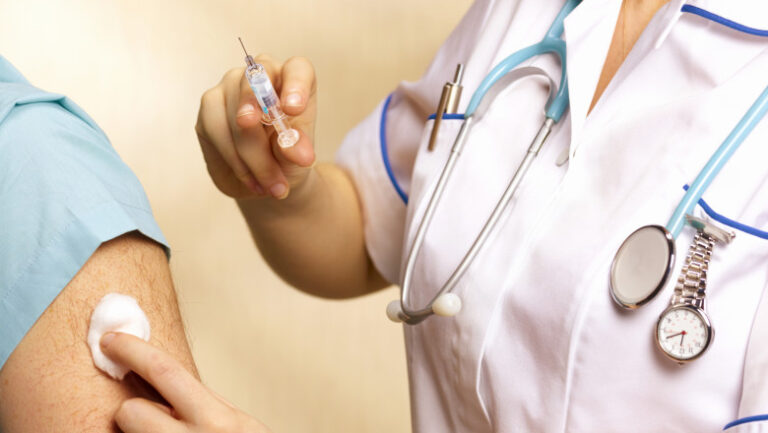 un-vaccin-folosit-deja-pe-scara-larga-ar-putea-reduce-riscul-de-infarct-si-avc:-„efectul-ar-fi-enorm”