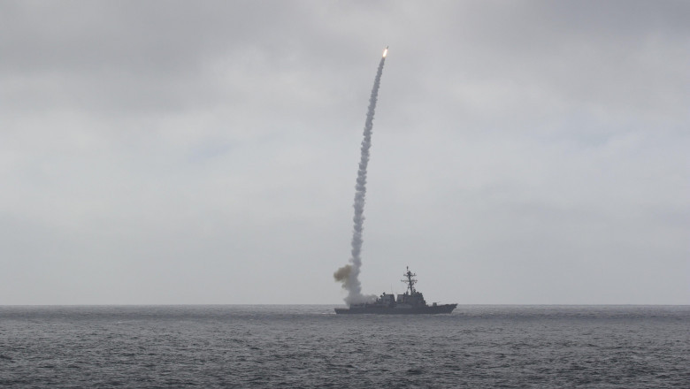 fortele-americane-au-lovit-lansatoare-de-rachete-iraniene-in-stramtoarea-ormuz,-in-prima-actiune-militara-din-ultimele-saptamani fortele-americane-au-lovit-lansatoare-de-rachete-iraniene-in-stramtoarea-ormuz,-in-prima-actiune-militara-din-ultimele-saptamani