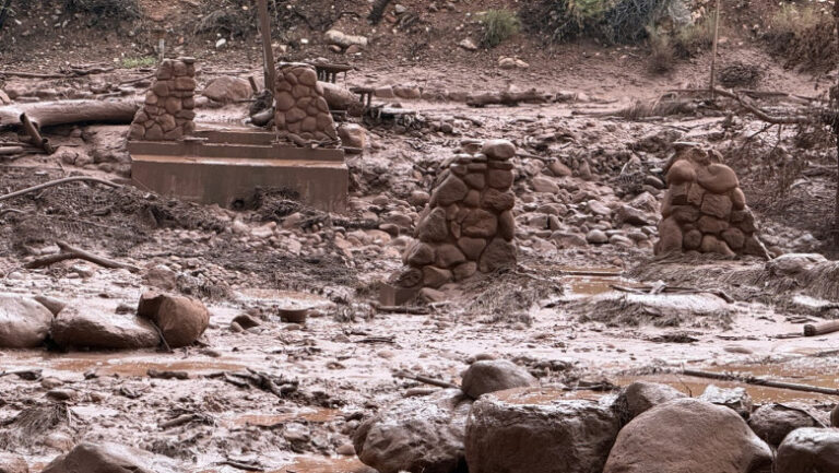 inundatii-masive-in-marele-canion:-cel-putin-20-de-persoane-au-fost-date-disparute