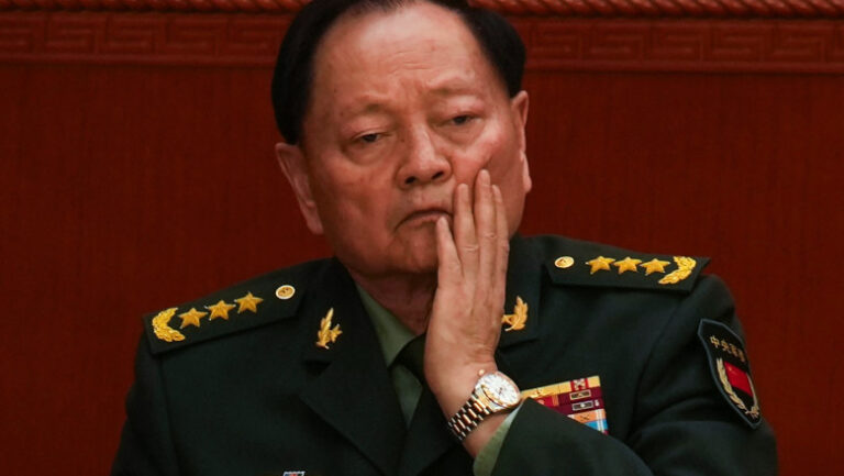 xi-jinping-si-a-demis-cel-mai-apropiat-consilier-militar-dupa-zvonuri-de-conspiratie
