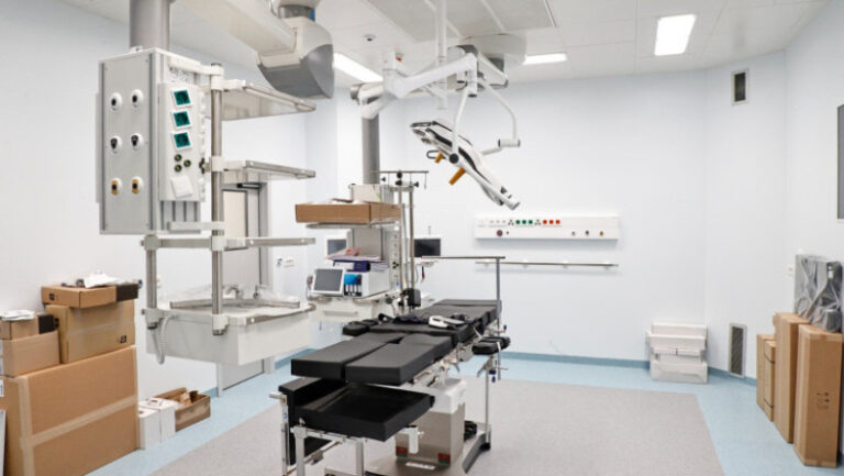 nou-centru-de-chirurgie-cardiovasculara,-inaugurat-la-targu-mures.-bolojan:-„o-investitie-importanta-pentru-pacientii-din-intreaga-tara