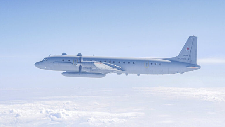 un-avion-de-spionaj-rusesc-iliusin-il-20,-interceptat-de-avioane-poloneze-de-vanatoare-la-doar-30-de-km-de-coasta