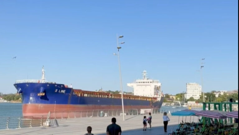 accident-naval-in-portul-tulcea:-un-vapor-scapat-de-sub-control-a-scufundat-doua-barci-si-a-lovit-alte-cinci,-plus-doua-pontoane