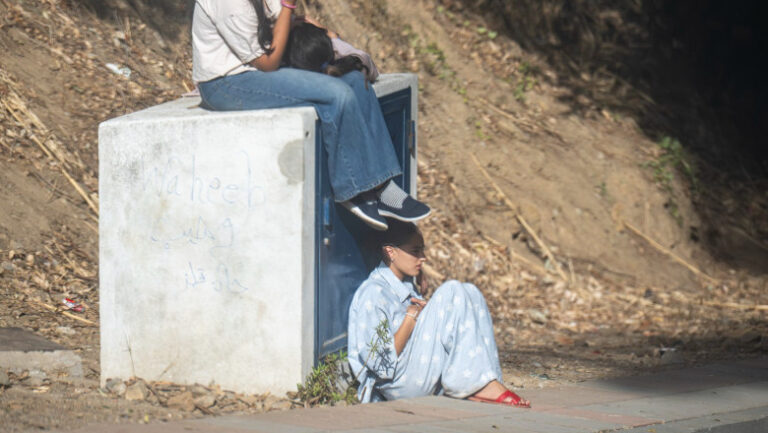 „vreau-sa-muncesc-cu-demnitate”.-marturiile-adolescentelor-care-si-au-riscat-viata-pentru-a-ajunge-in-ceuta