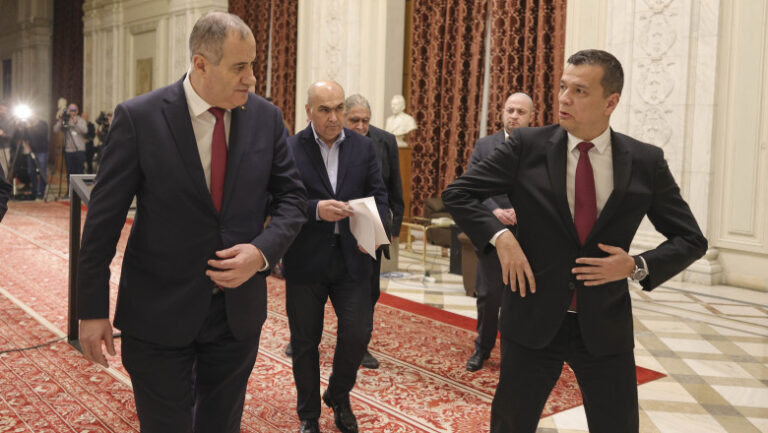 ft,-despre-miza-uriasa-a-reformelor-pnrr-blocate:-criza-politica-prelungita-costa-romania-fondurile-de-redresare-post-pandemie-ale-ue