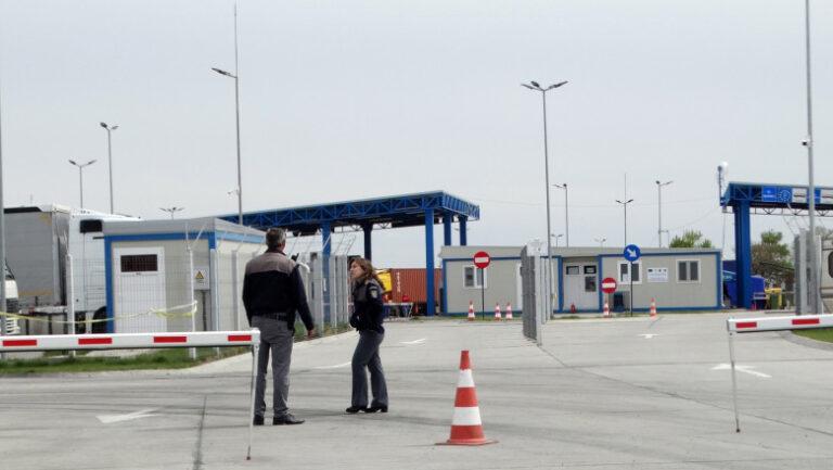 atac-rusesc-la-granita-romaniei-cu-ucraina:-nu-se-mai-poate-trece-spre-isaccea,-punctul-vamal-de-la-orlivka-a-fost-distrus
