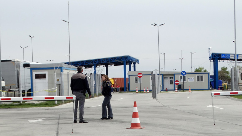 atac-rusesc-la-granita-romaniei-cu-ucraina:-nu-se-mai-poate-trece-spre-isaccea,-punctul-vamal-de-la-orlivka-a-fost-distrus atac-rusesc-la-granita-romaniei-cu-ucraina:-nu-se-mai-poate-trece-spre-isaccea,-punctul-vamal-de-la-orlivka-a-fost-distrus