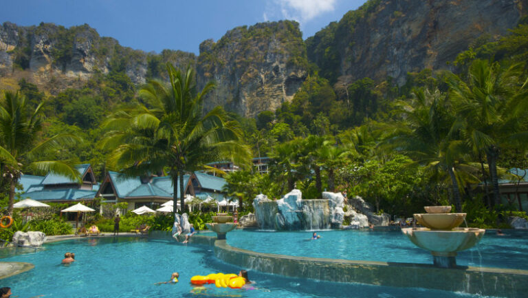 thailanda-schimba-regulile-pentru-turistii-europeni:-sederea-fara-viza,-redusa-drastic-din-15-septembrie