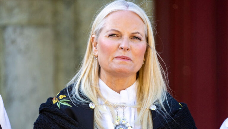 mette-marit,-aflata-in-convalescenta,-nu-participa-la-depunerea-juramantului-de-catre-sotul-ei,-regele-haakon-al-norvegiei