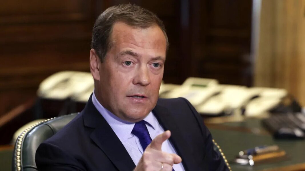 medvedev-ameninta-germania-cu-„atacuri-directe”-asupra-fabricilor-militare,-sugerand-tinte-din-berlin medvedev-ameninta-germania-cu-„atacuri-directe”-asupra-fabricilor-militare,-sugerand-tinte-din-berlin