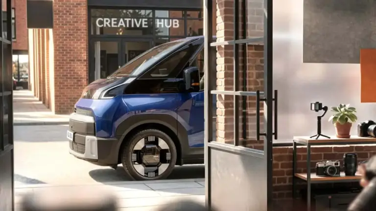 kia-dezvaluie-primele-imagini-cu-utilitara-electrica-pv7:-modelul-debuteaza-oficial-la-iaa-transportation-hanovra