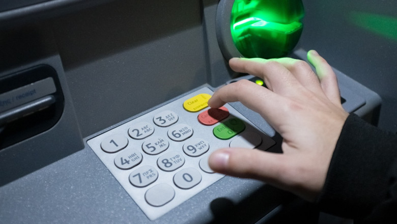 credite-contractate-in-numele-victimelor-si-bani-transferati-catre-infractori.-peste-170-de-cazuri-de-frauda-bancara,-anuntate-de-csalb credite-contractate-in-numele-victimelor-si-bani-transferati-catre-infractori.-peste-170-de-cazuri-de-frauda-bancara,-anuntate-de-csalb