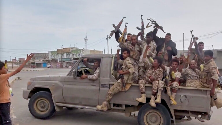 avansul-houthi-in-yemen-pune-sua-intr-o-noua-situatie-dificila.-o-a-doua-stramtoare-ar-putea-fi-controlata-de-iran-prin-aliatii-sai