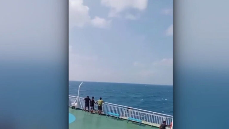 operatiune-disperata-in-indonezia-dupa-ce-o-nava-cu-243-de-oameni-la-bord-a-naufragiat.-mai-bine-de-jumatate-din-oameni-sunt-disparuti