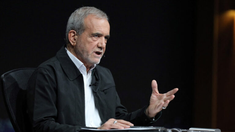 iranul-si-emiratele-arabe-unite-vor-sa-„intoarca-pagina”-razboiului.-mesajul-transmis-de-presedintele-iranian-masoud-pezeshkian