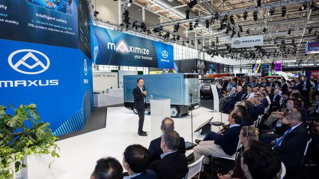 ofensiva-saic-maxus-la-iaa:-cap-tractorul-electric-de-42-de-tone-edeliver-420l,-noul-sasiu-deliver-75-si-furgoneta-complet-autonoma-robovan ofensiva-saic-maxus-la-iaa:-cap-tractorul-electric-de-42-de-tone-edeliver-420l,-noul-sasiu-deliver-75-si-furgoneta-complet-autonoma-robovan
